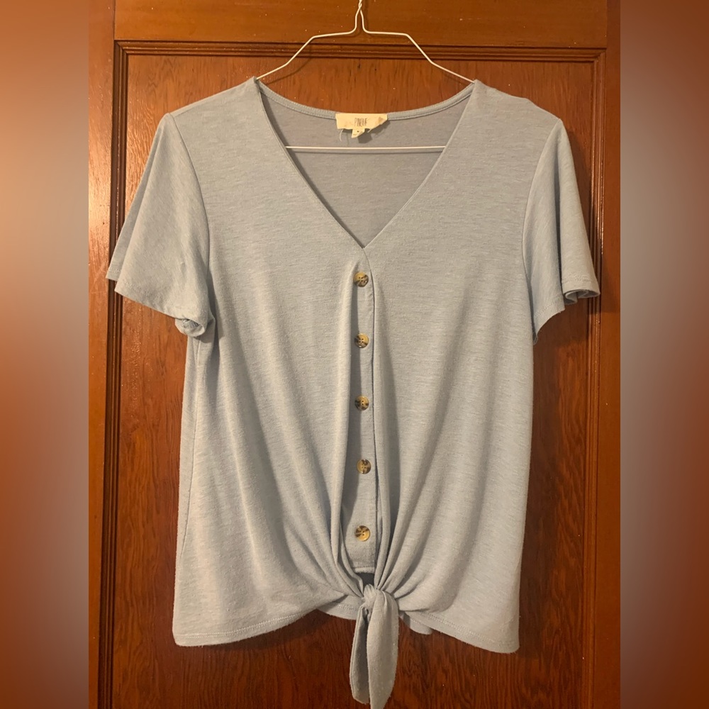 Light blue/grey top